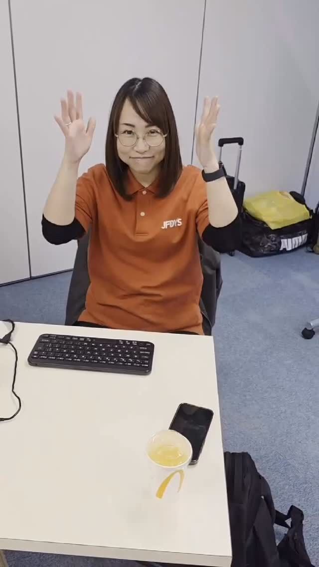 .
⁡
【新年のご挨拶】

2025年は、手話施策推進法の施行により
今後、手話言語への理解や普及が大きく期待されます。
また、デフリンピックでは観客動員数28万人を記録し、
各会場が熱気に包まれましたね！

あっという間に2026年を迎え、
第22期中央委員会として共に活動できる時間も残りわずかとなりましたが、
馬のように駆け抜ける一年にしていきたいと思います。

本年も全力で取り組んでまいりますので、
2026年もどうぞよろしくお願いいたします✨